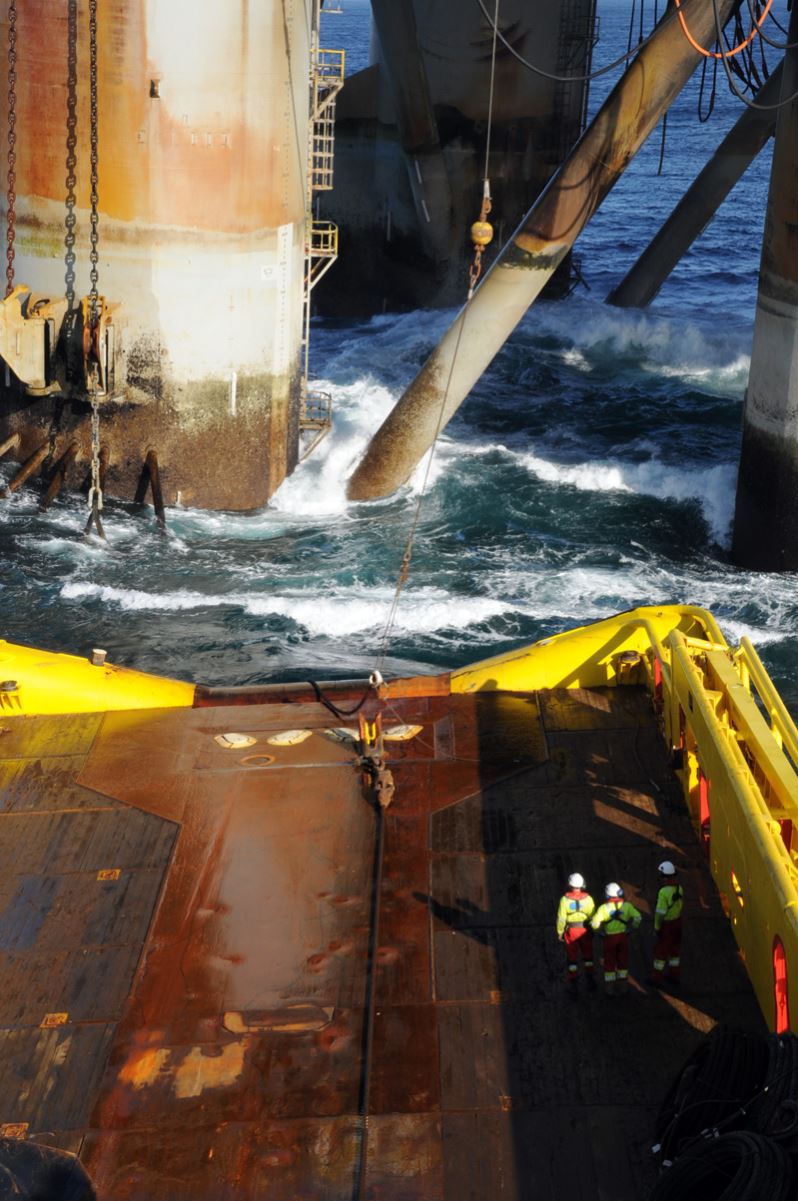 2011-10-13-East-of-Shetland-Islands-Kraken-oil-field-(39).jpg